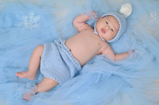 酒泉摸孕妇肚子沾喜气
